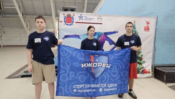 Новогодний турнир по скейтбордингу: наши чемпионы на пьедестале!